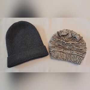 Pre owned Bundle of unbranded beanies